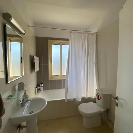 Elysia Park Wellness 2 Bedroom פאפוס